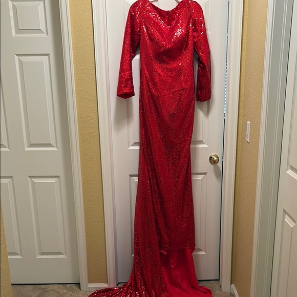 Elegant Red Sequin Prom Dress - Picture 1 of 1